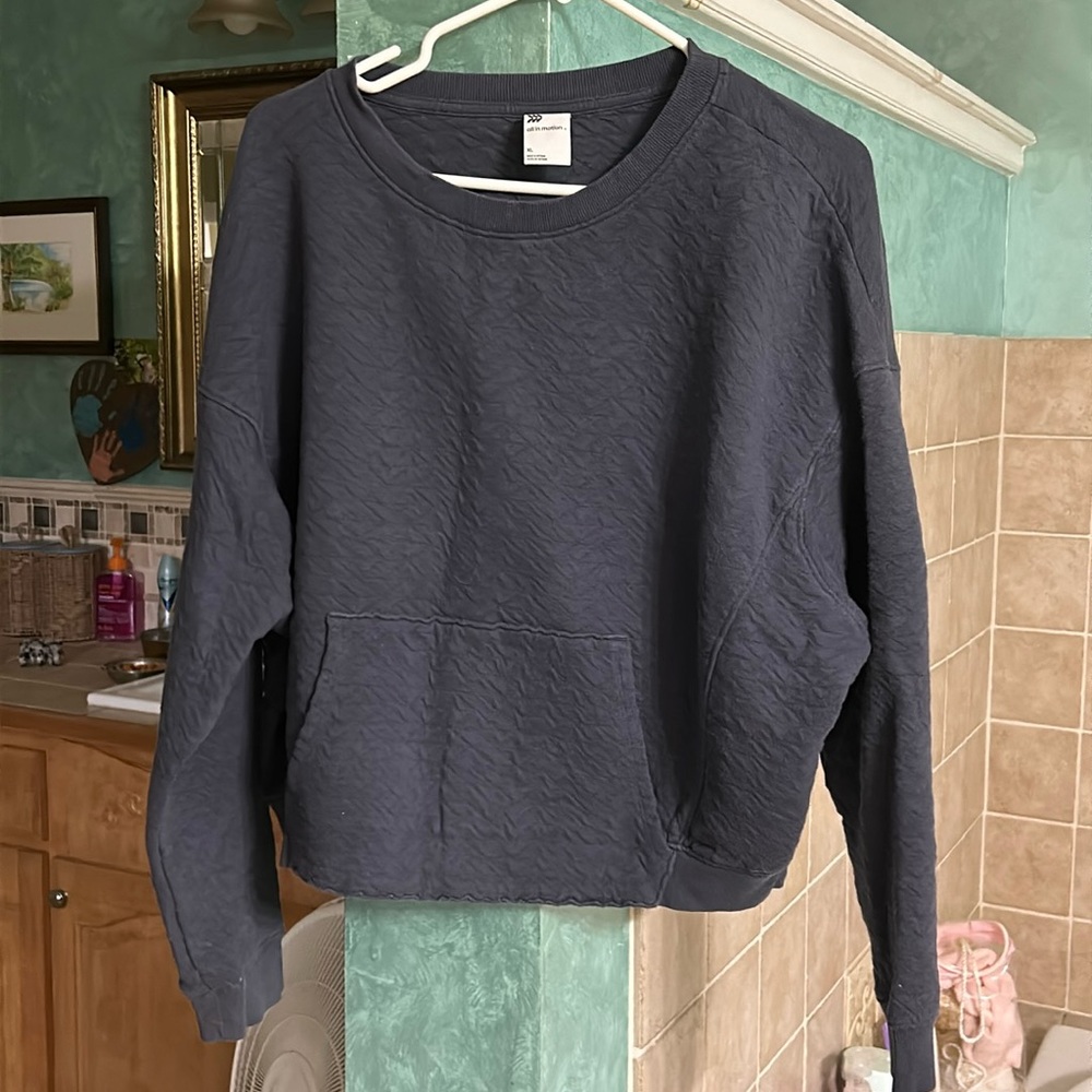 XL Navy sweatshirt with front pocket